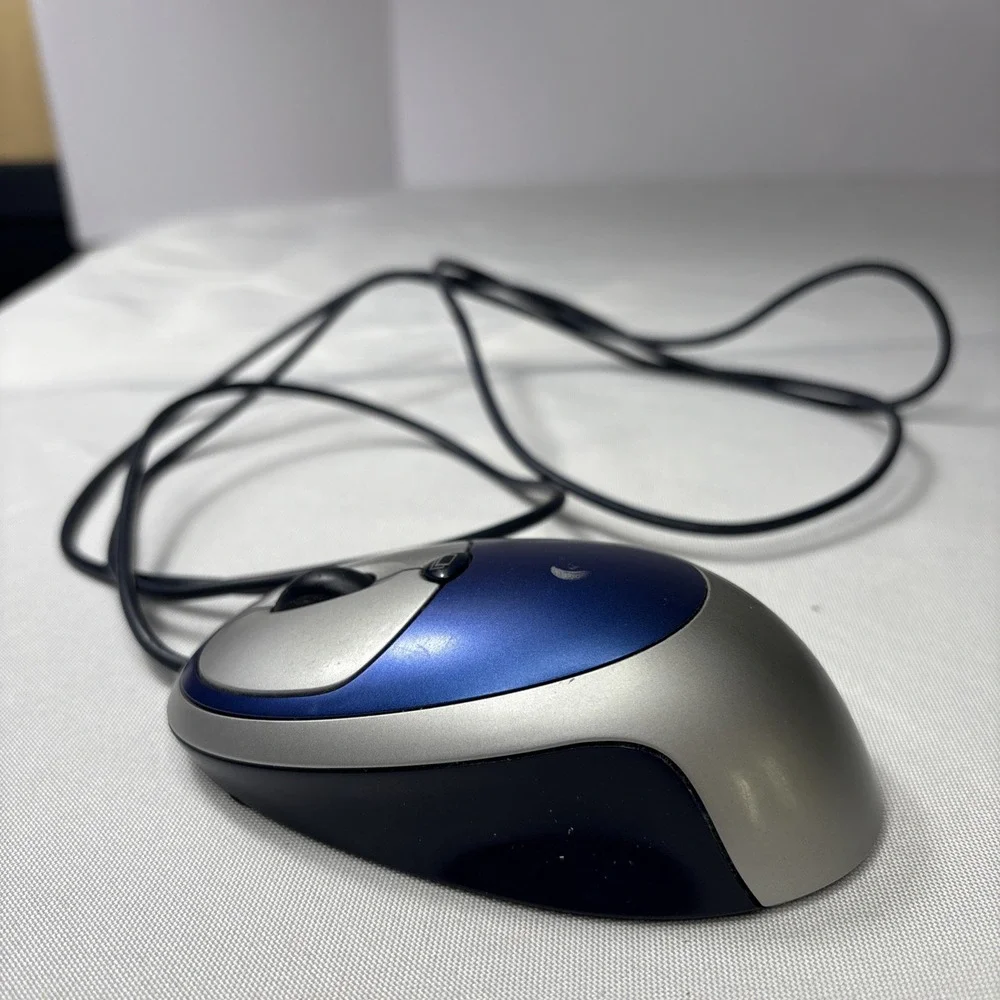 Used Original Logitech Click! Optical Mouse M-BT85 USB